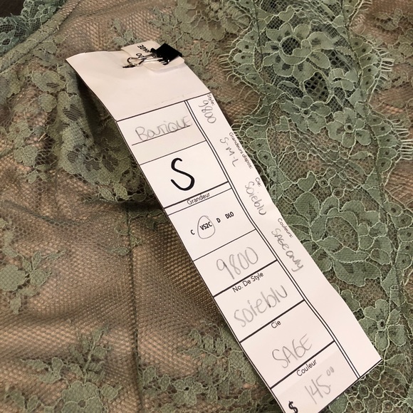 Stretch short lace dress - Picture 12 of 12